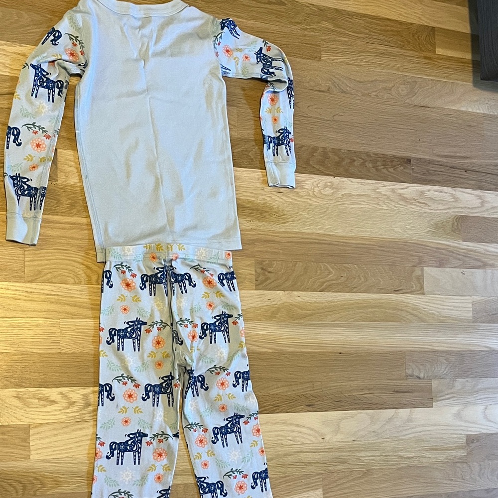 Disney by Hanna Andersson Frozen 2 Kids Pajamas - size 6-7 / 120 - Picture 4 of 5